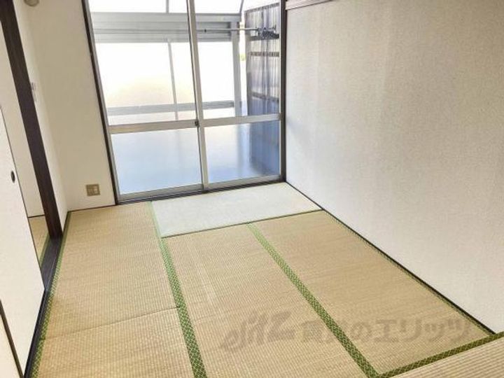 平原ハイツの居間