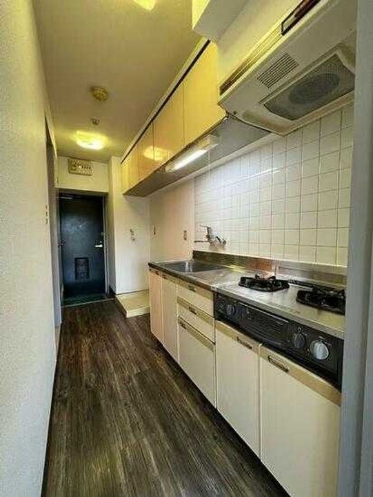 カームマンション明神町の玄関