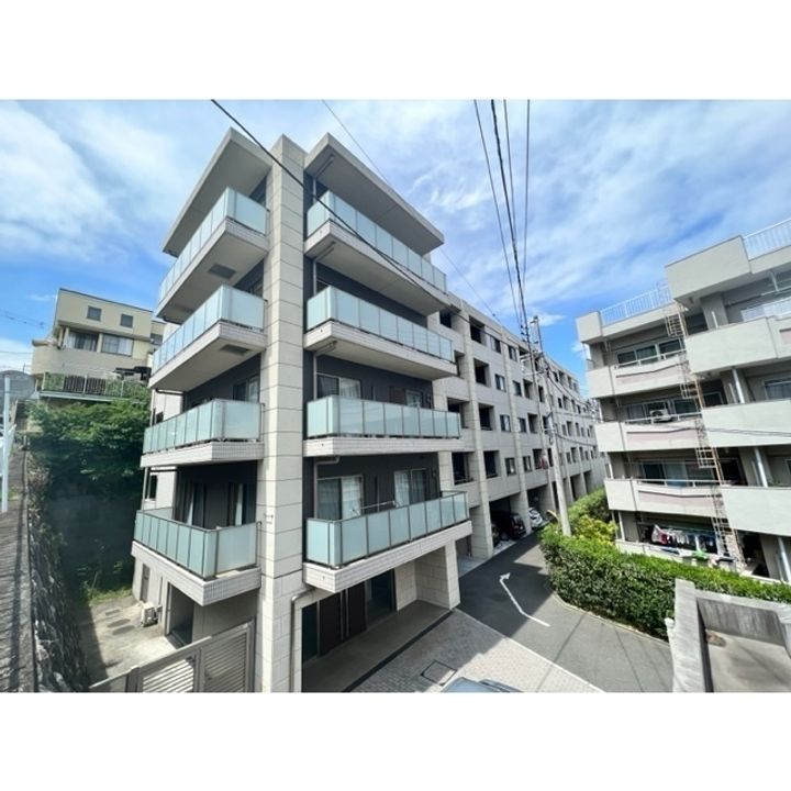 レガート横濱鶴見の外観