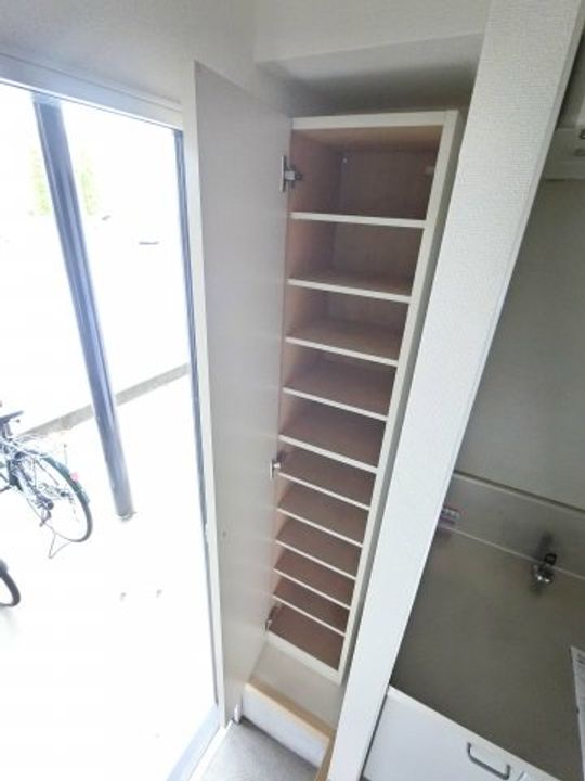 フォーブルニューの玄関