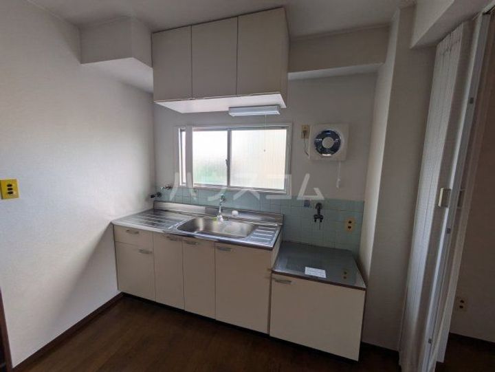 若葉ハイツのキッチン