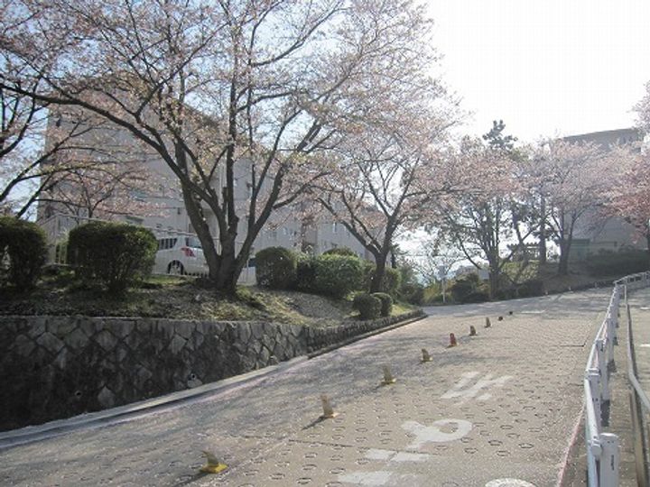 UR逆瀬川の地図