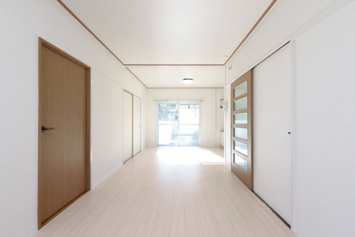 UR逆瀬川の居間