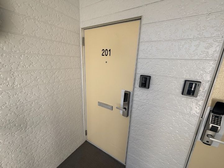 静岡県浜松市中央区瓜内町(アパート)の賃貸物件の玄関