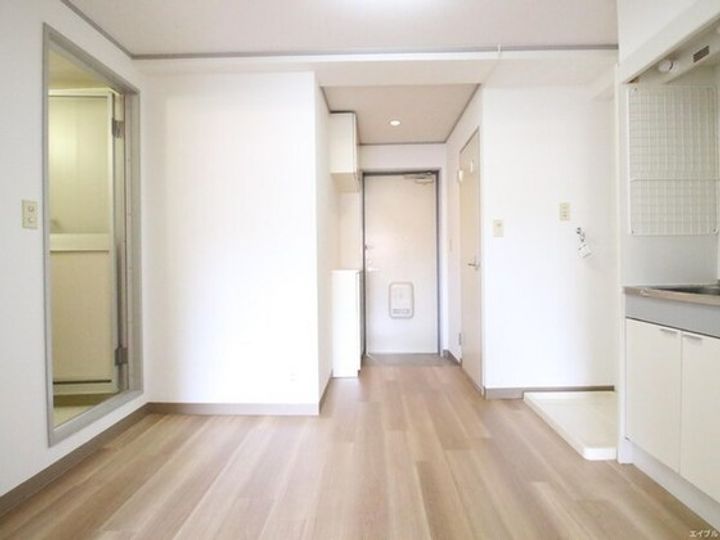 Yビル西原の居間