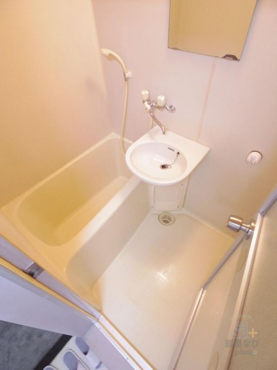 イル・ソリテールIIの風呂