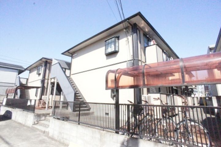 シャルマン向ヶ丘B棟の外観