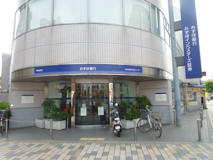 シャルマン向ヶ丘B棟の周辺