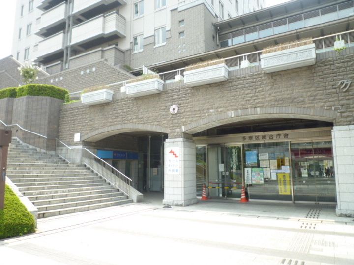 シャルマン向ヶ丘B棟の周辺