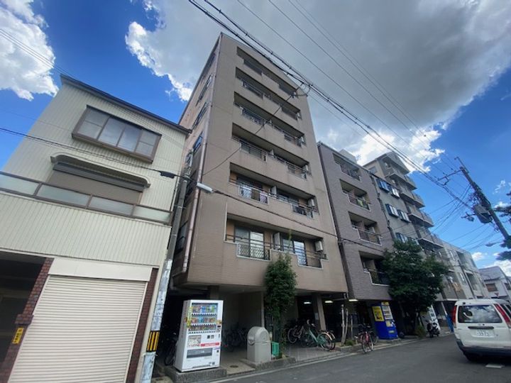 ライフハイツ中宮の外観