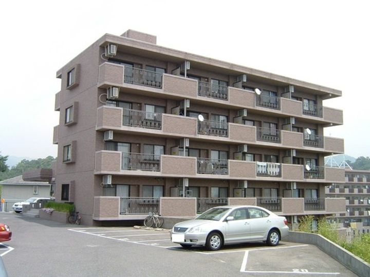 ガーデンヒルズ東山の外観
