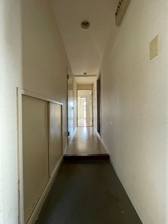 岡山県倉敷市松島(マンション)の賃貸物件の玄関