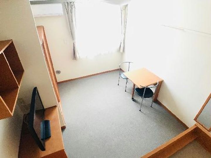 レオパレスひまわりの居間