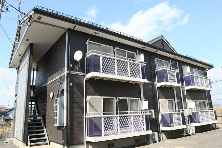 メゾン・シャルマン西大通りの外観