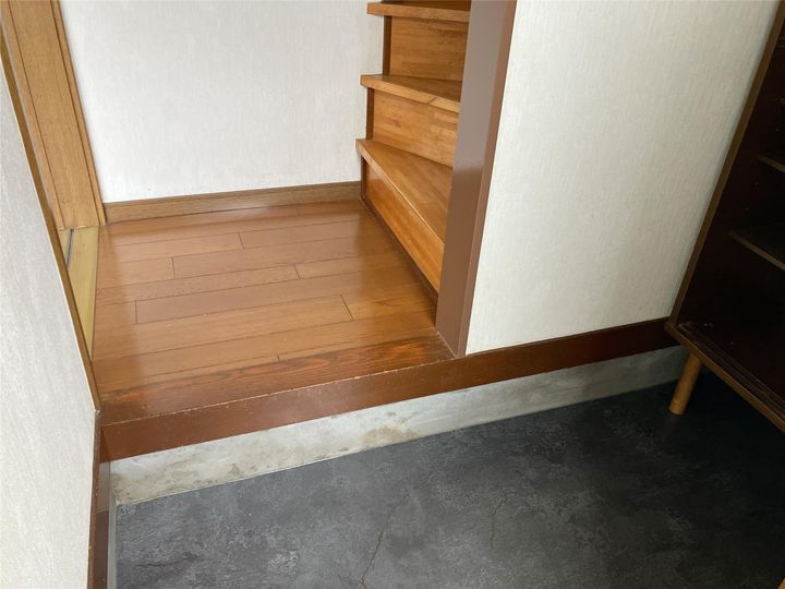 コーポアンザイの玄関