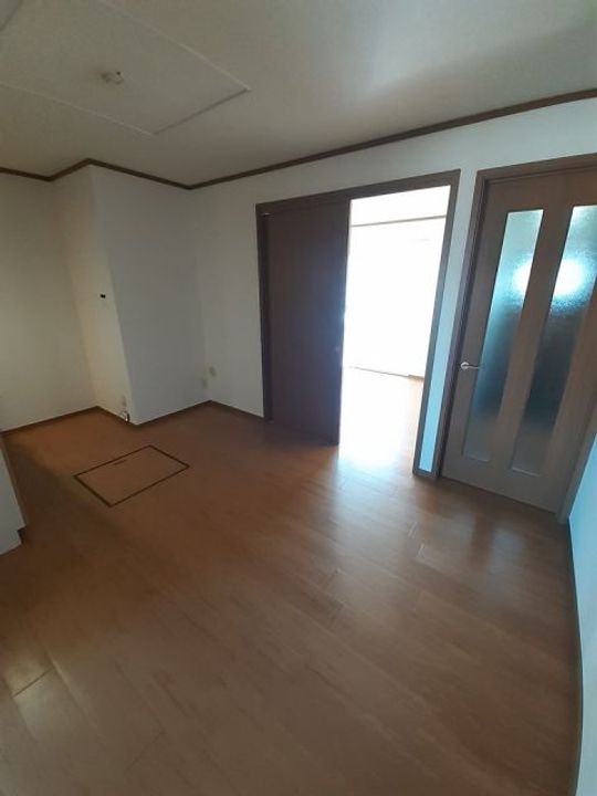 群馬県高崎市上佐野町(アパート)の賃貸物件の居間