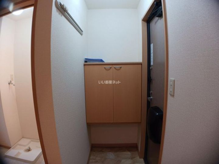 アーバンコート B棟の玄関