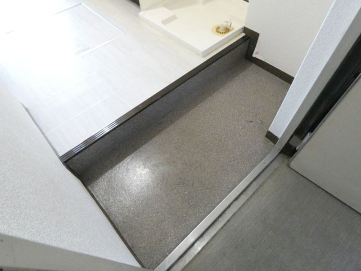 white楽々園の玄関