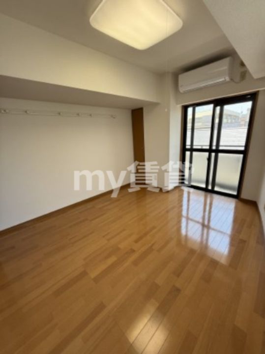 ケンエービルの居間