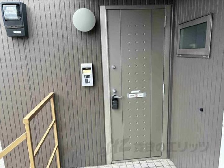 Salle de sejour(サルドセジュール)の玄関