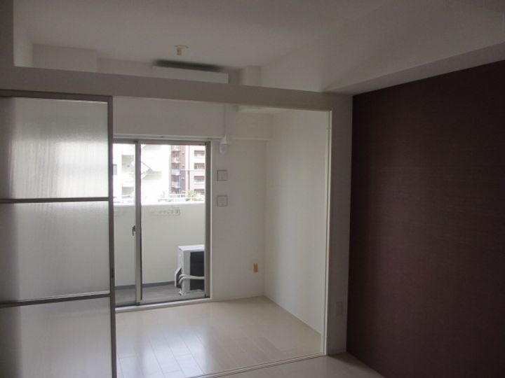 セレニテ神戸元町の居間