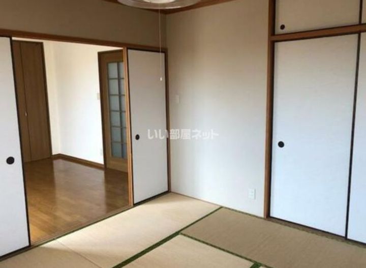 メゾンSAKAEの内装