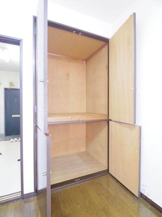 イル・ソリテールIIの内装