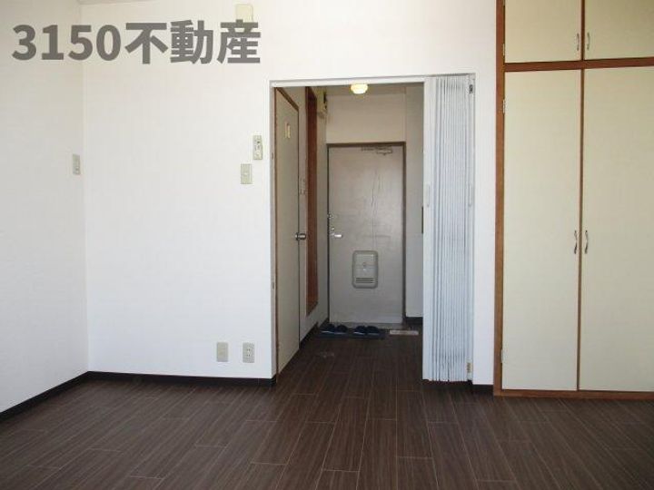岐阜県岐阜市鏡島南1の賃貸マンションの居間
