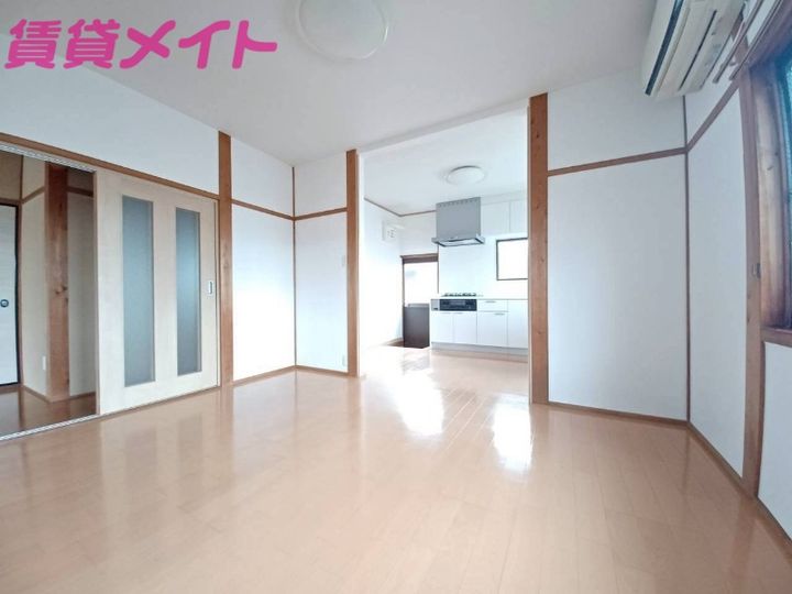 三重県鈴鹿市若松東1(一戸建)の賃貸物件の居間