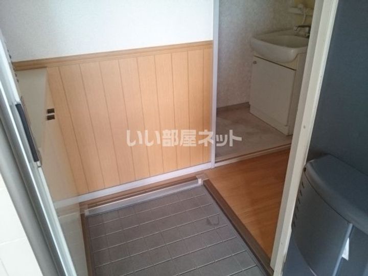 栃木県小山市大字土塔(アパート)の賃貸物件の玄関