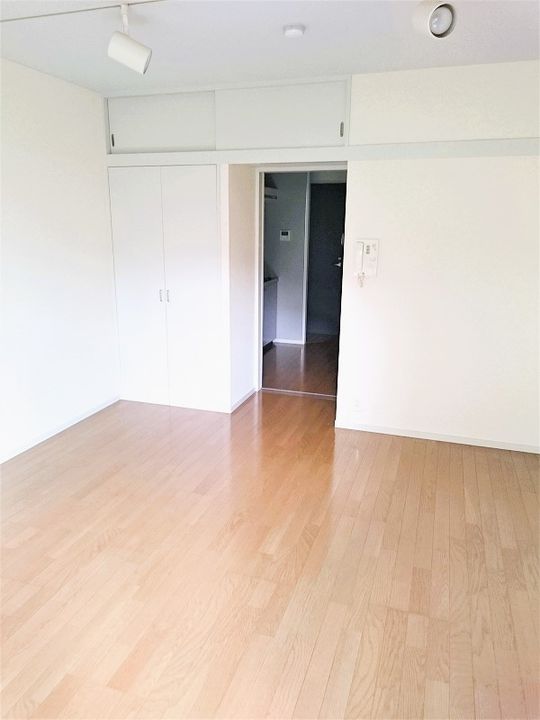 T-アプローズの居間