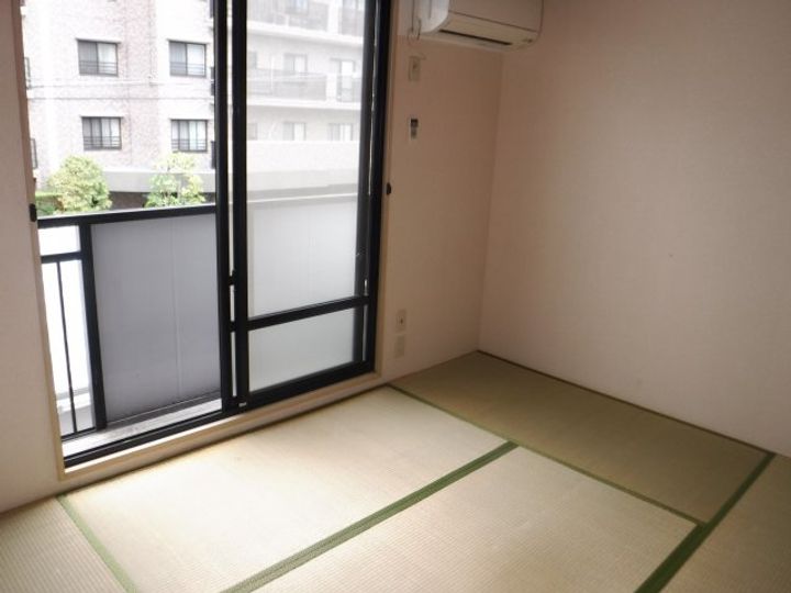 サンライフ鈴成の居間