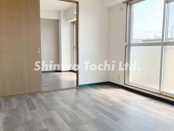 コンシェール信和の居間