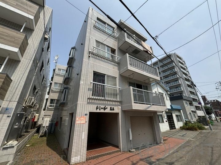 ドミール高木の外観