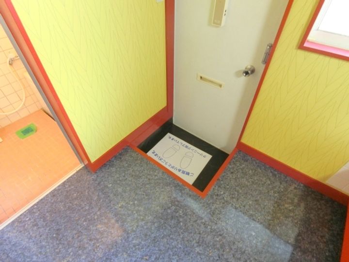 リオメゾンの玄関