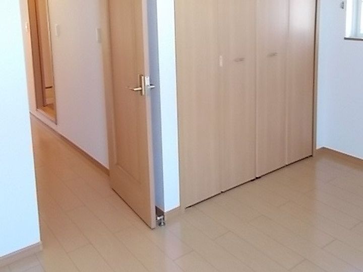 神奈川県厚木市愛甲西2(アパート)の賃貸物件の居間