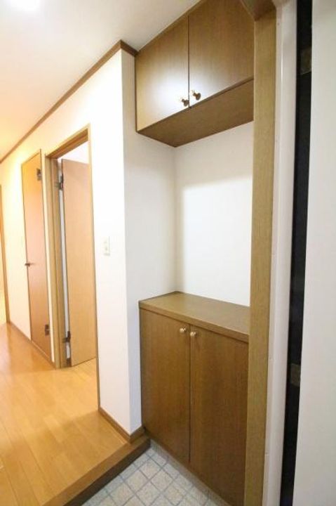 メゾン向山の玄関