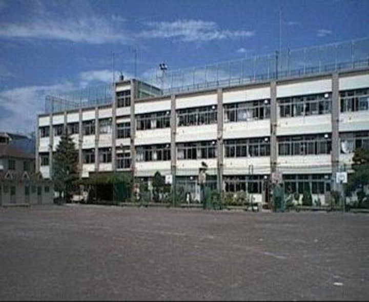 スターハイムの周辺