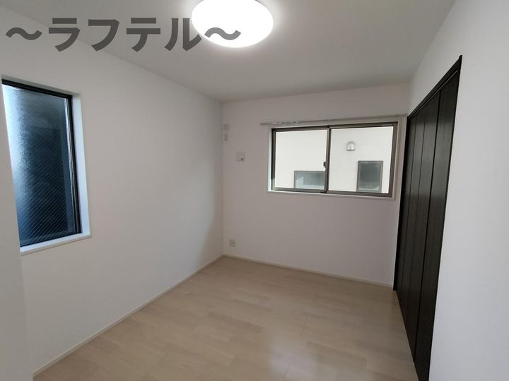 コンフォール松葉の居間
