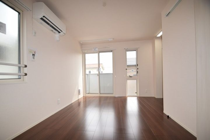 サントル ヴィラージュIIの居間