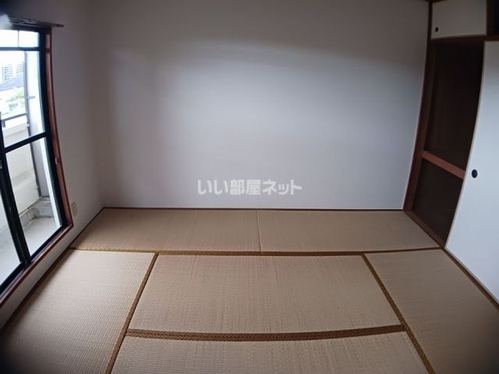 シャルル岩出の内装