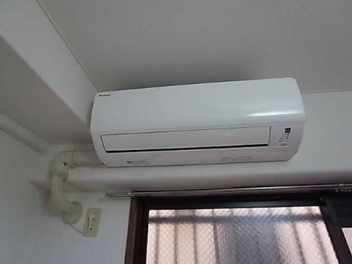 アスキーコートの内装