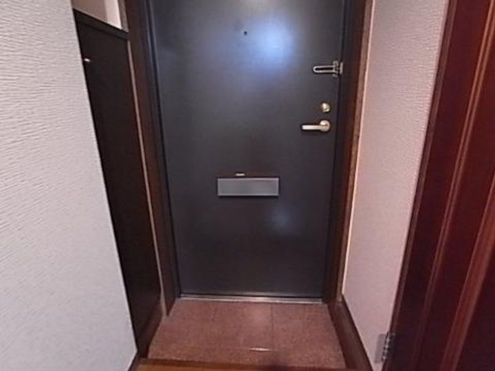 アスキーコートの玄関