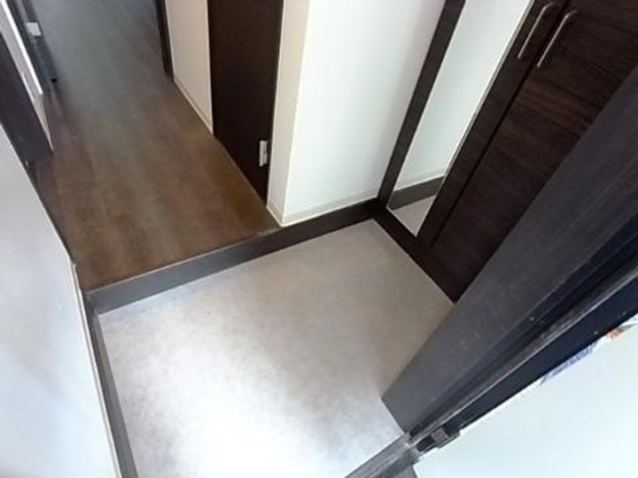 ステラウッド古市IIの玄関