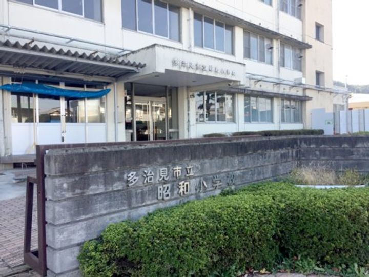 フェリシアの周辺