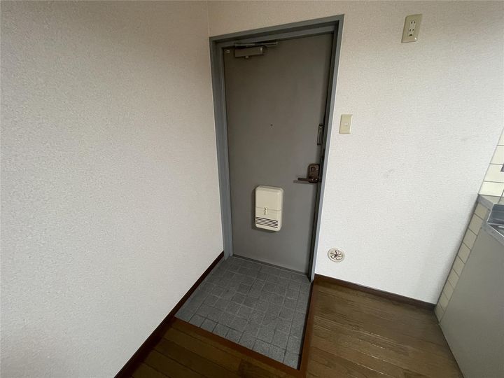 第2橋本ビルの玄関