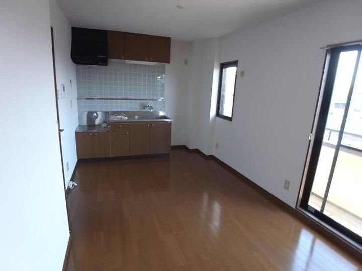 岐阜県各務原市三井北町2(マンション)の賃貸物件の居間