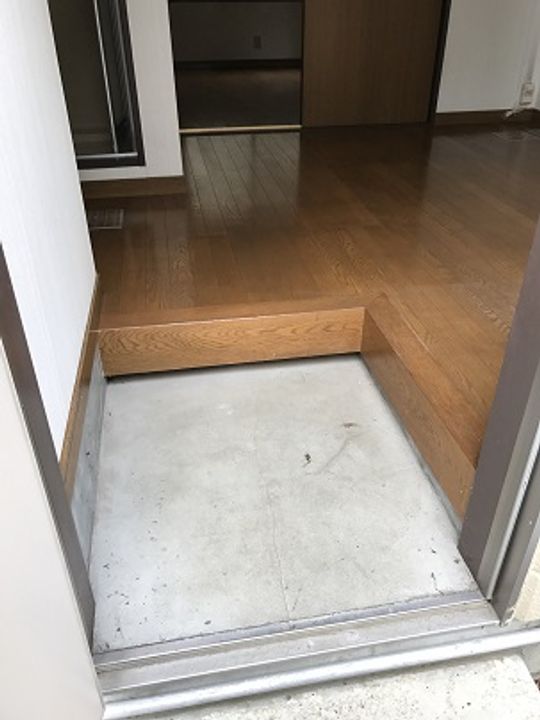 ヒルズMRの玄関