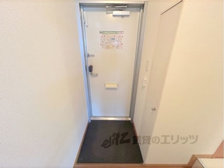 レオパレス大和の玄関