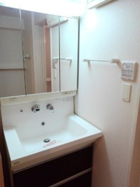 東京都調布市入間町2(マンション)の賃貸物件の内装